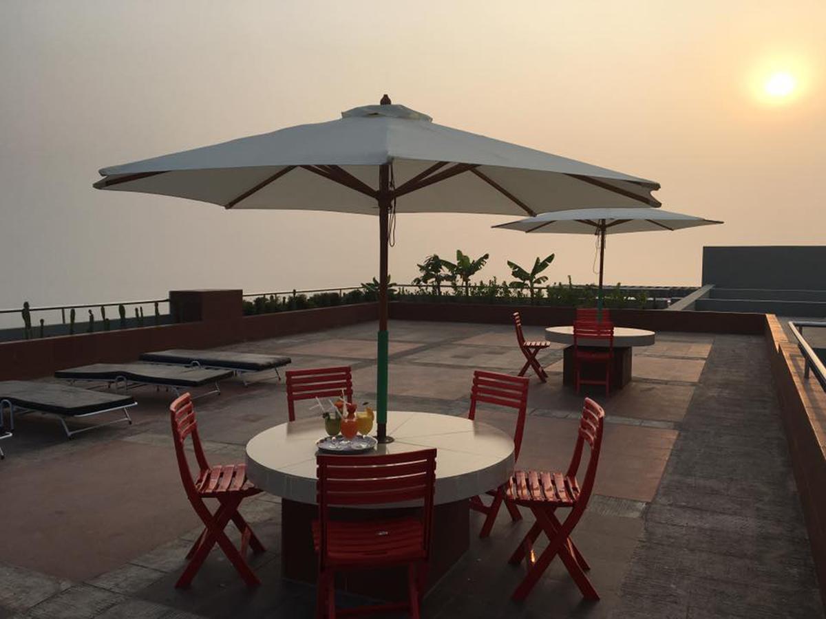 Neeshorgo Hotel & Resort Cox's Bazar Extérieur photo