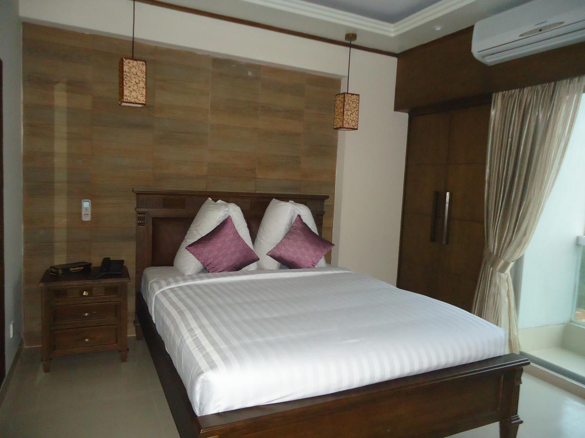 Neeshorgo Hotel & Resort Cox's Bazar Extérieur photo