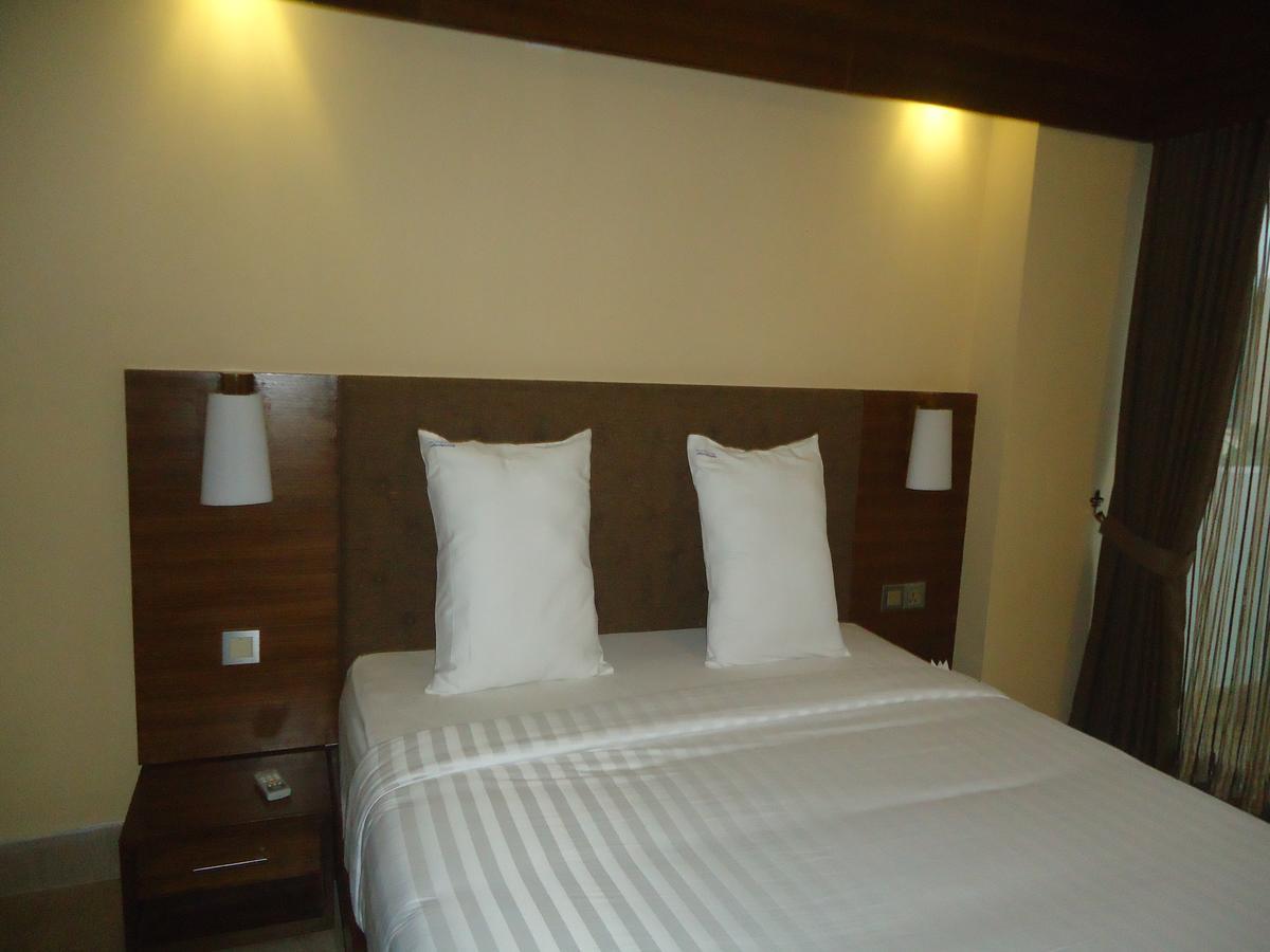 Neeshorgo Hotel & Resort Cox's Bazar Extérieur photo