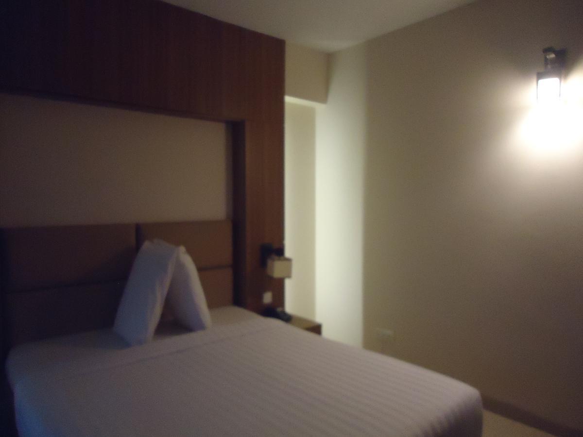 Neeshorgo Hotel & Resort Cox's Bazar Extérieur photo