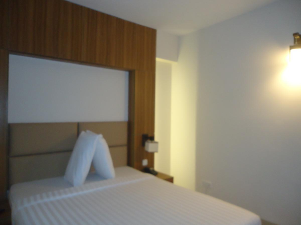 Neeshorgo Hotel & Resort Cox's Bazar Extérieur photo
