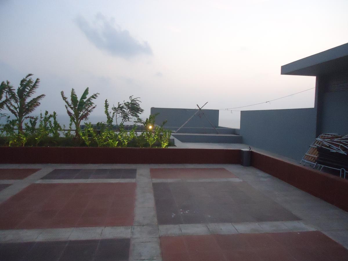 Neeshorgo Hotel & Resort Cox's Bazar Extérieur photo
